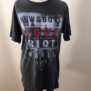 THE NEWSBOYS 2017 CONCERT TOUR SHIRT LOVE RIOT SIZE MEDIUM UNISEX GREY TEE